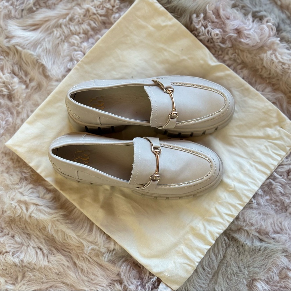 New York & Company Cream Platform Loafers with Gold Detail - Picture 3 of 6